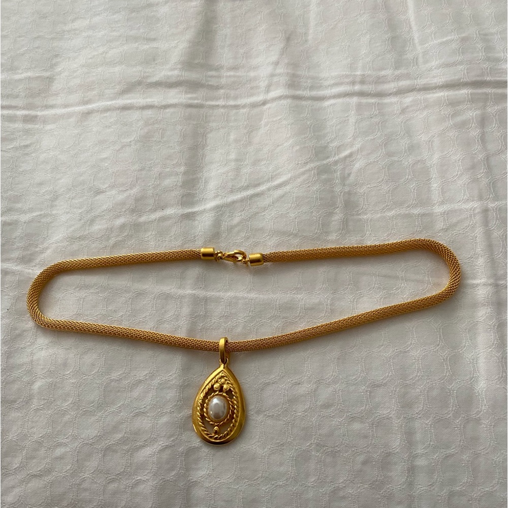 Vintage Pendant Necklace - Picture 4 of 5